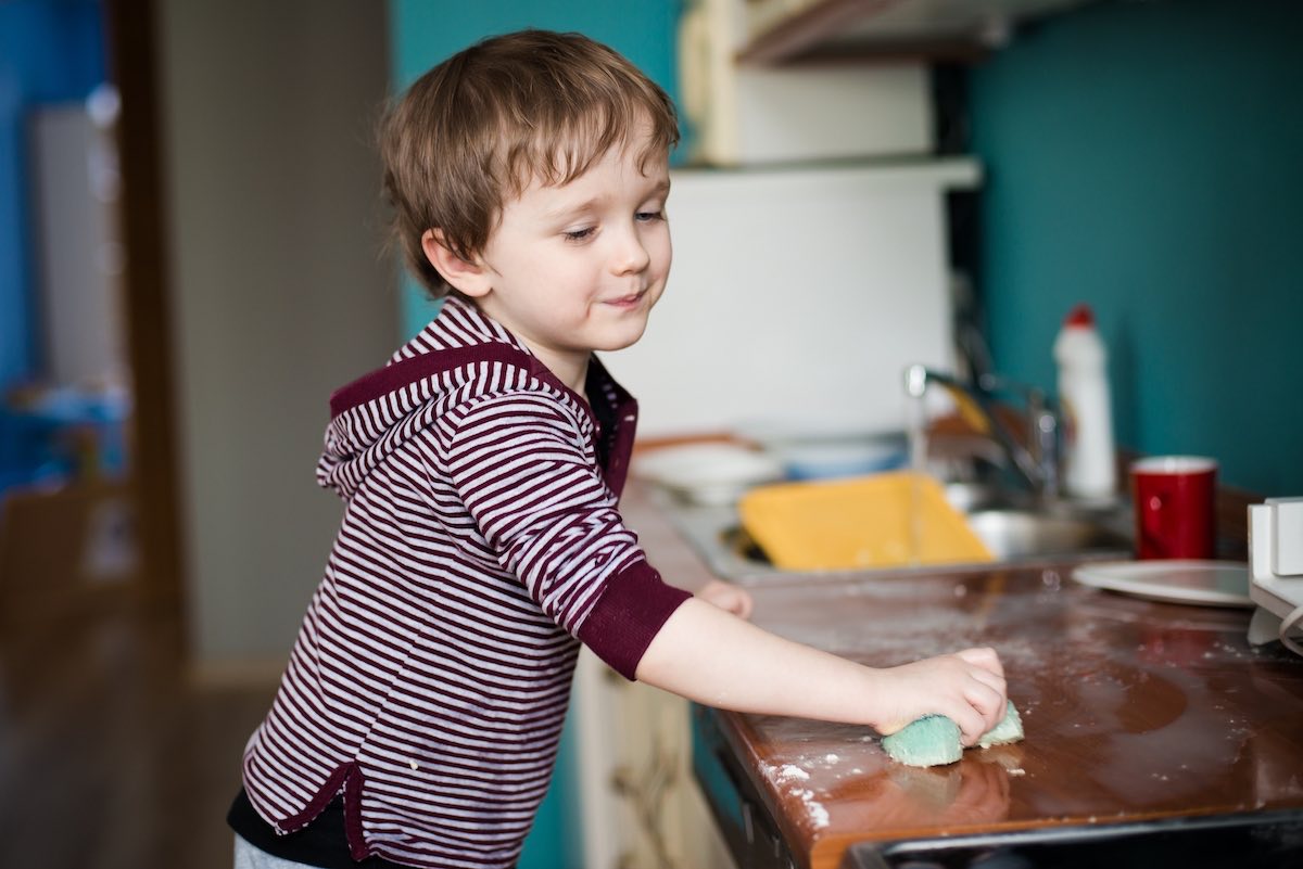 child cleaning