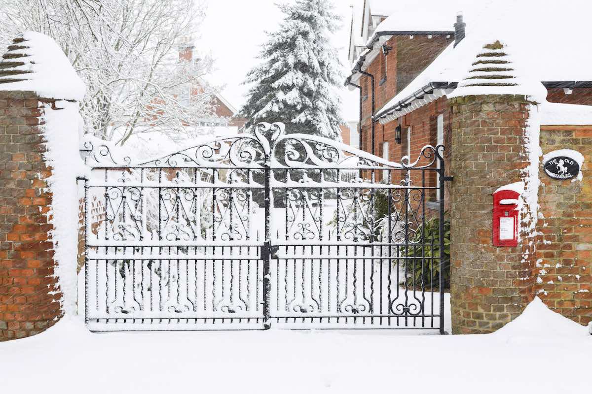 moving home at christmas weather